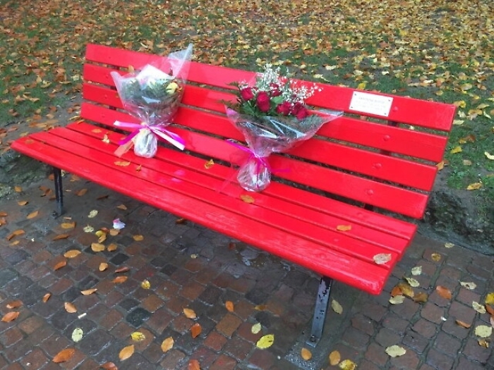 Violenza donne, panchine rosse a Bergamo