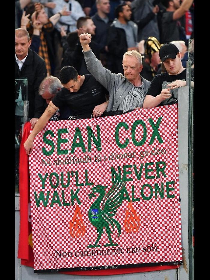 Solidariet&agrave; capitano Everton a Sean Cox