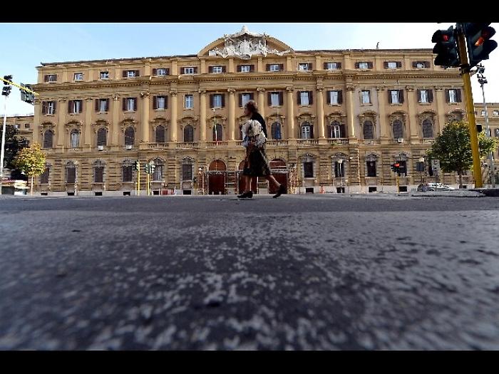 Entrate 7 mesi +3,8%, senza canone-bollo