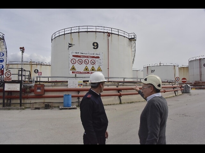 Esplode serbatoio farine, due morti