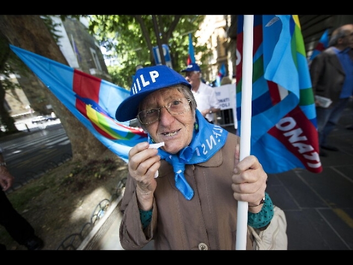 Manovra: stop aumento et&agrave; pensione 14600