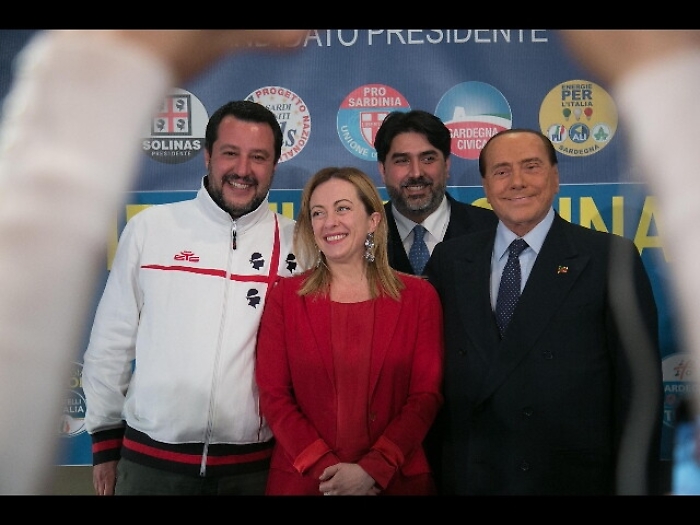Berlusconi chiama Salvini e Meloni