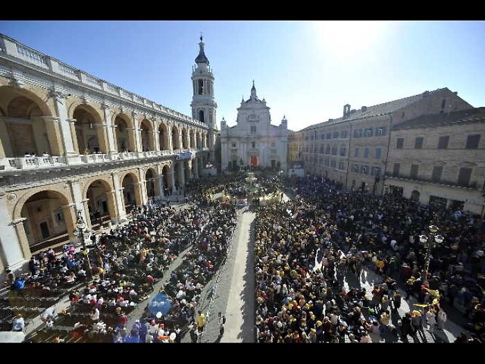 Papa: messa in Santa Casa Loreto