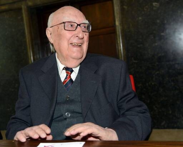 Camilleri agli studenti: "State lontani da Renzi e dai Cinque Stelle"