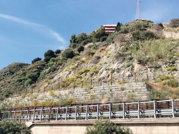 A18, iter infinito per rimuovere la frana