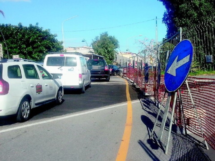 Catania, un ostacolo per il collettore: lavori sospesi, viabilit&agrave; ripristinata