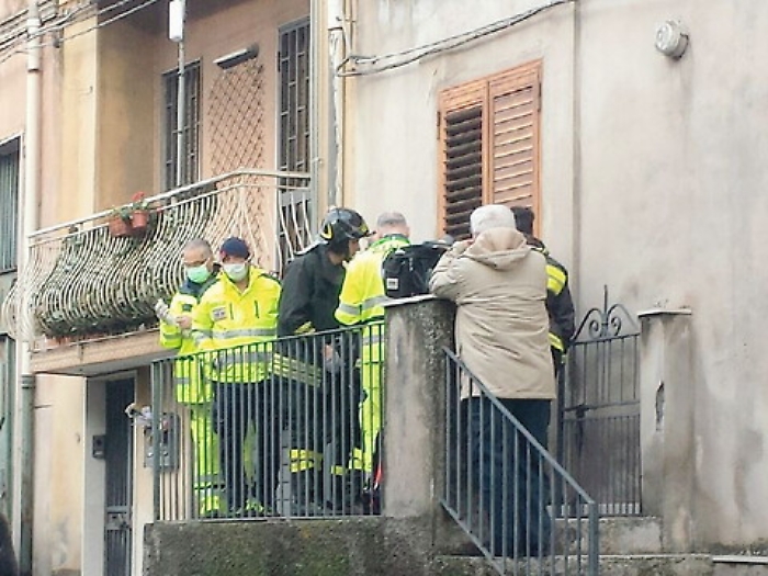 Dramma della solitudine a S. G. la Punta: anziane sorelle trovate morte in casa