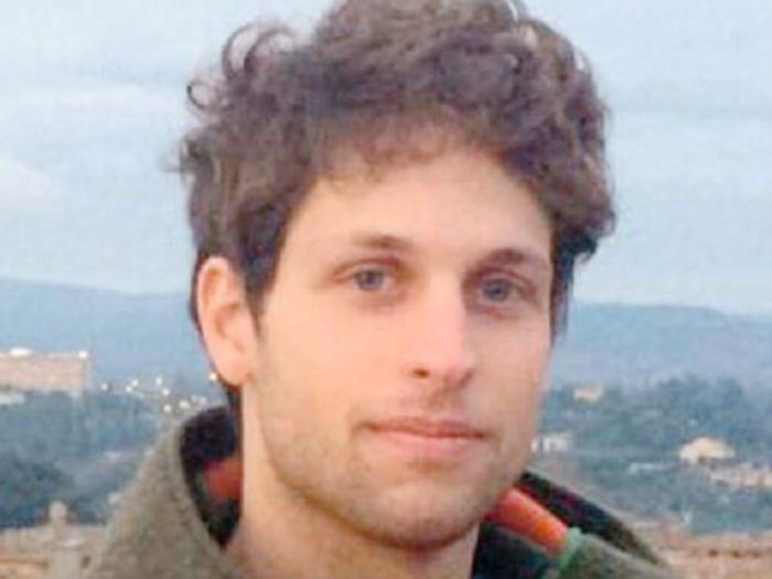 Aci Castello, studente si tuffa e salva ragazza che stava annegando