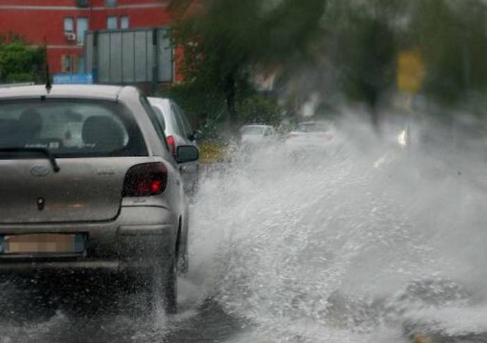 Acquazzone alle Eolie, due turisti soccorsi a Stromboli