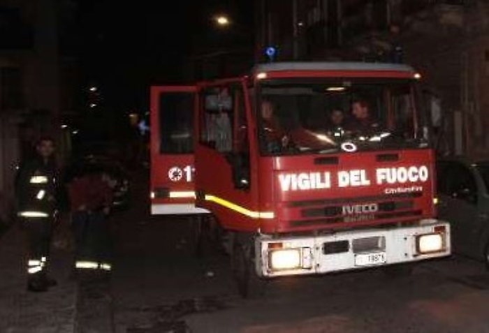 Incendio nella casa di un cinese a Linguaglossa: l'uomo &egrave; rimasto ustionato