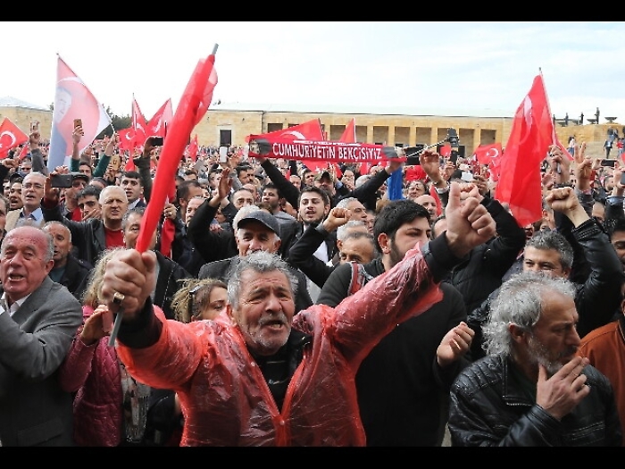Turchia: partito Erdogan, si ripeta voto