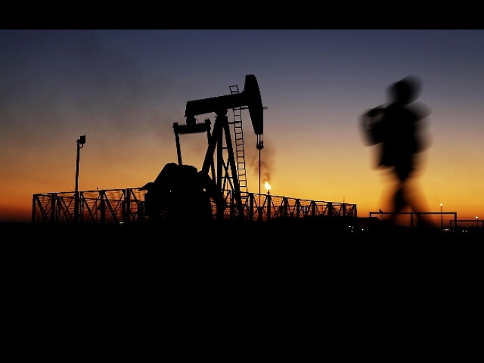 Stretta Usa su Iran,picco prezzo greggio