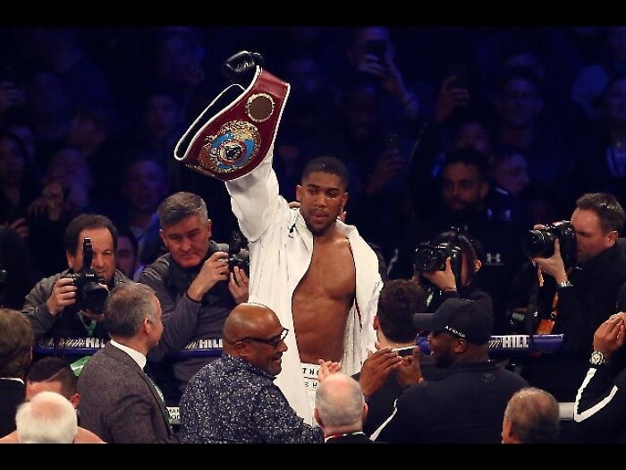Boxe: Joshua re dei massimi anche Wbo