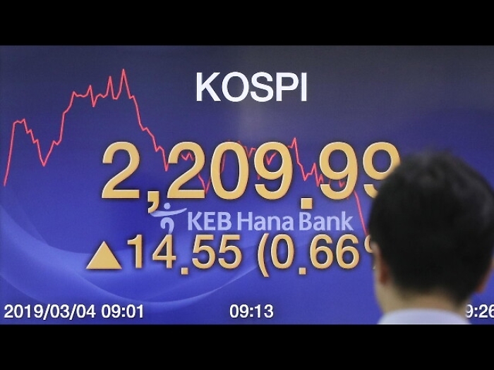 Oro: in calo a 1.315,86 dollari