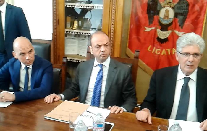 Cambiano: &laquo;Deluso dalla politica&raquo;