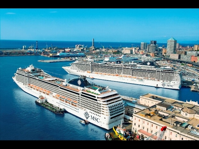 Crociere: dragare Genova o via navi