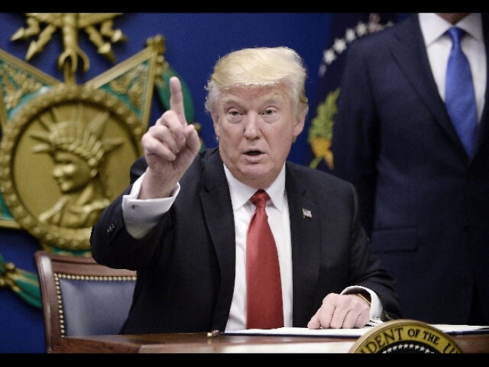 Trump:stop ingresso da 7 paesi musulmani