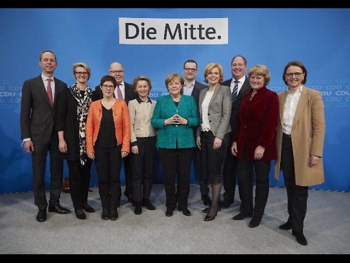 Germania: Merkel apre congresso Cdu