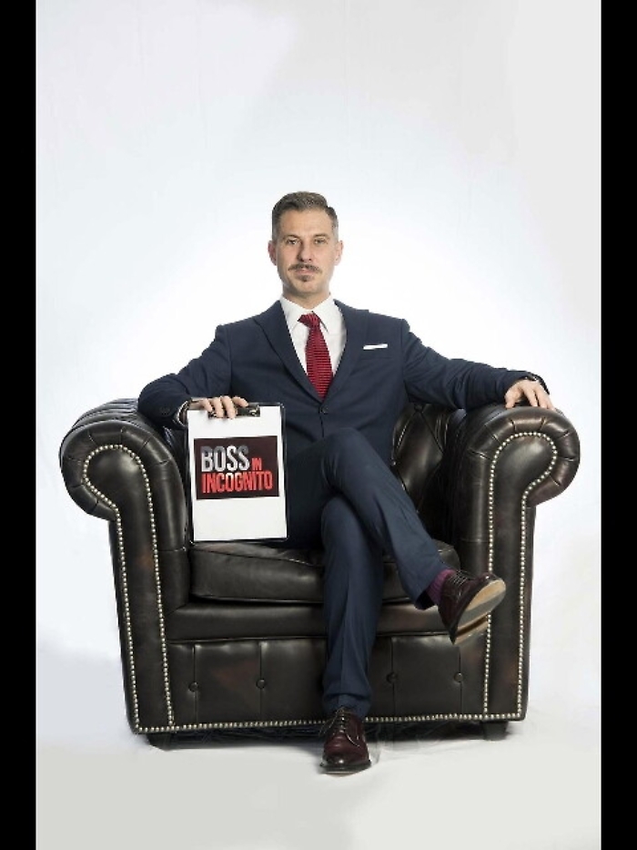 Gabriele Corsi conduce Boss in Incognito