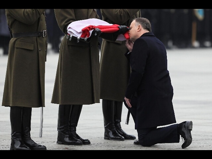 Tusk in Polonia, Duda evita di salutarlo