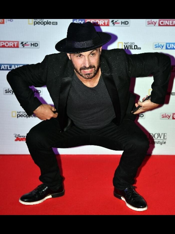 Maccio Capatonda gioca con The Generi