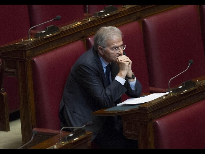 Femminicidio: Cicchitto, serve ergastolo