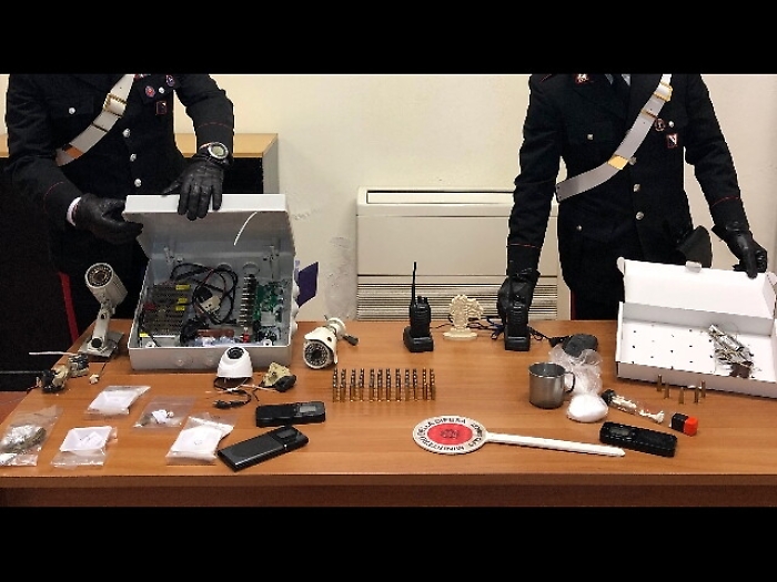 Blitz antidroga Cc a Napoli, 22 arresti