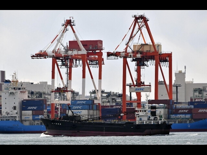 Istat: a febbraio import ed export -0,6%