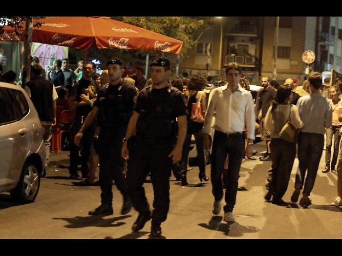 Genova vieta l'alcol nei caruggi