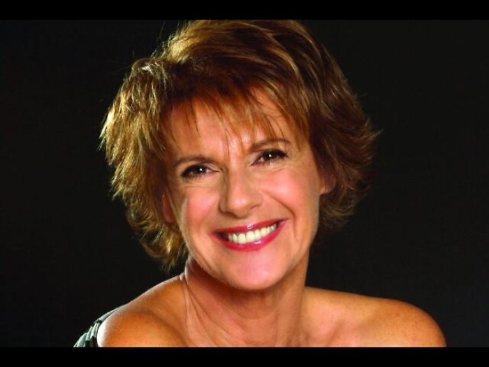 Lella Costa presenta Traviata al Duse