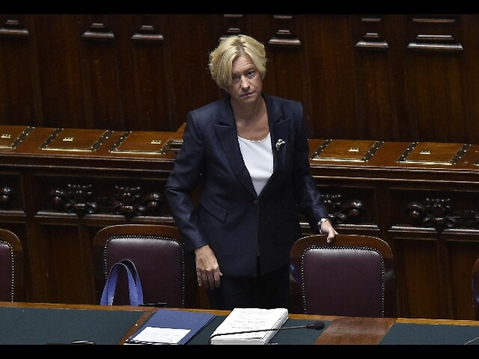 Libia: Pinotti, s&igrave; a uso basi se richiesto