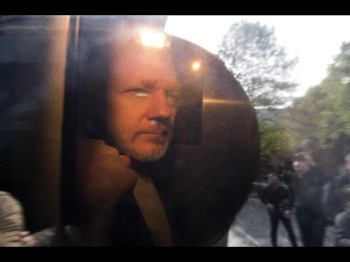 Assange condannato, violazione cauzione