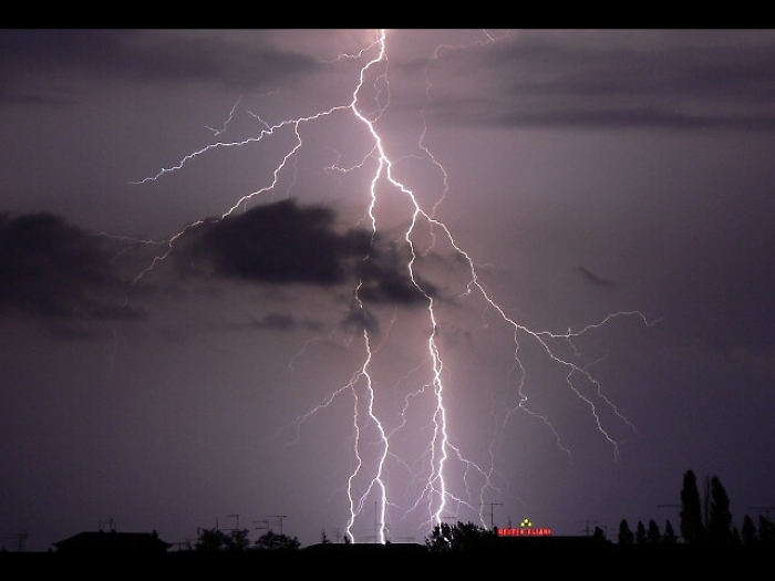 Sta meglio 13enne colpito da fulmine