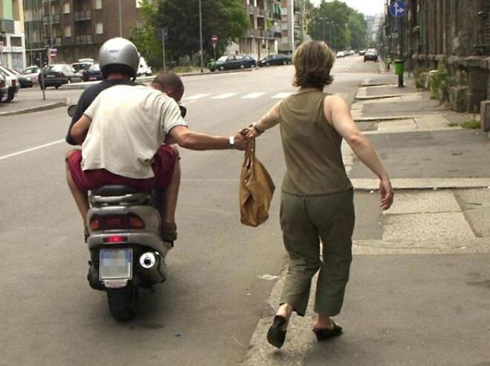 Catania, arrestato scippatore seriale di anziane