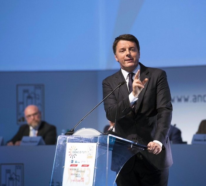 Il ritorno di Renzi in Sicilia, incontri su sviluppo e futuro dell'isola in prossimit&agrave; del referendum