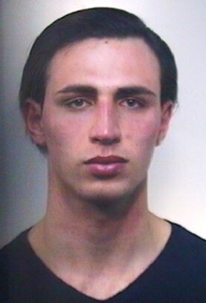 Biancavilla, picchia e sequestra la sua ex: arrestato