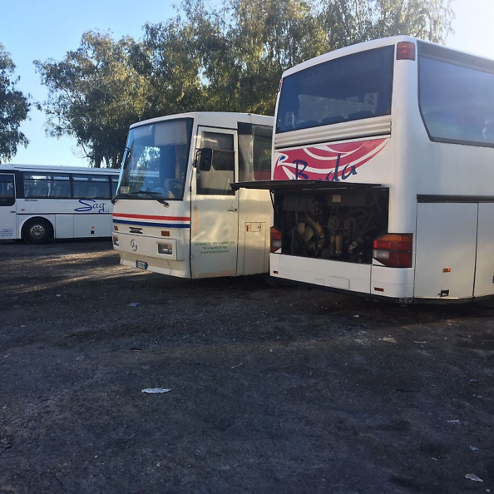 Sostanza estranea nei tappi dell'olio: 20 autobus ditta di trasporti di Giarre manomessi