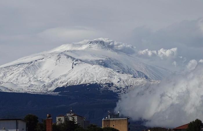 Etna torna ad imbiancarsi 