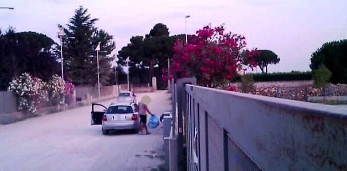 Telecamere nascoste e auto civetta: ecco come funzioner&agrave; la tolleranza zero contro chi sporca a Caltagirone