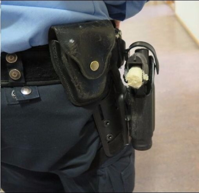 Assalto a furgone carico di tabacchi, ferito metronotte