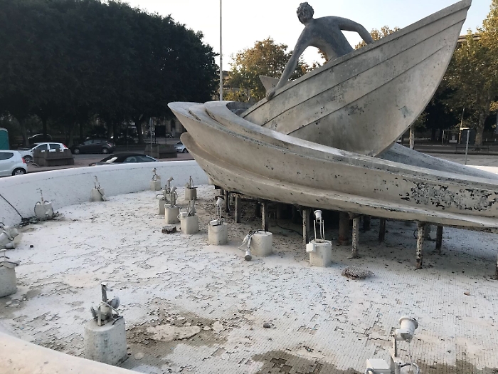 Catania, la fontana dei "Malavoglia" in stato di abbandono