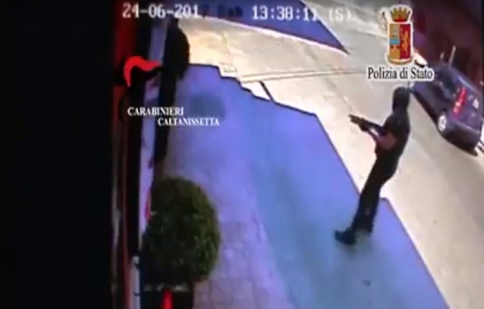 Intimidazioni a colpi di fucile a  Gela, arrestati due pregiudicati