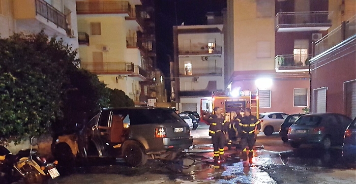 Incendiata auto del sindaco di Siracusa: avviate indagini