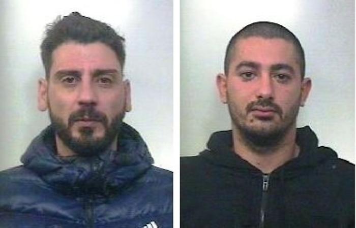 Nicolosi, svaligiano una villa e i carabinieri li sorprendono mentre si spartiscono il bottino