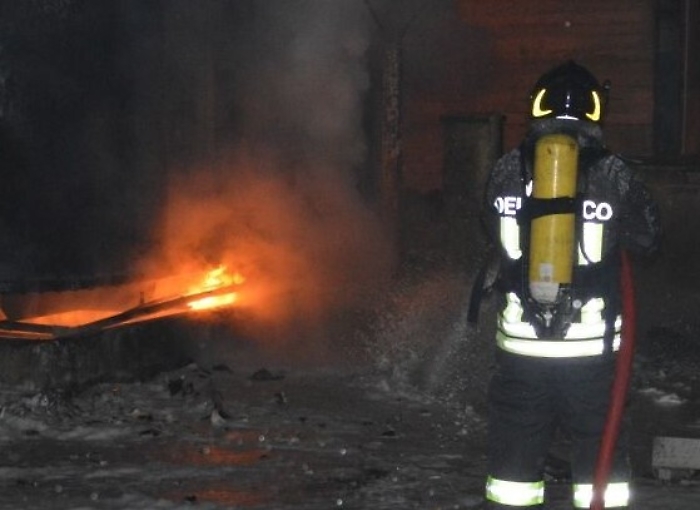 Disco-pub &laquo;Qbi&raquo; avvolto dalle fiamme ancora prima di aprire al pubblico