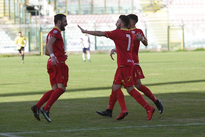 Serie D: &ldquo;manita&rdquo; del Messina, Gelbison asfaltata