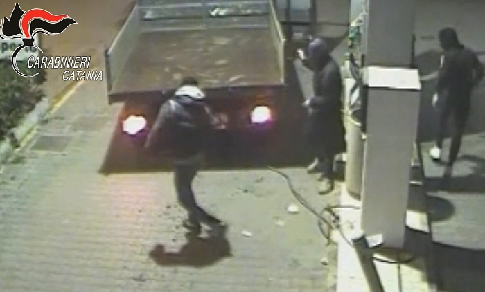 Caltagirone, droga e furti: sei persone in carcere e 10 ai domiciliari