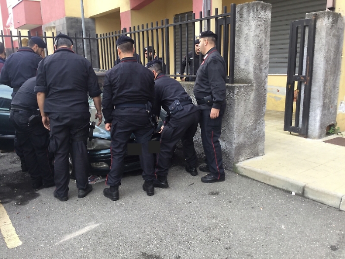 Giarre, nuovo blitz antidroga al quatiere Jungo: trovato 1 kg di "erba"