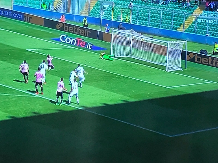 Serie B, il Palermo spreca, ora testa i play off