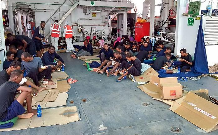 Catania, migranti ancora sulla DiciottiDi Maio: &laquo;L' UE decida o niente contributi &raquo;